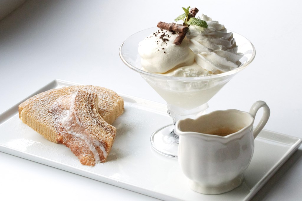 スイーツ カフェ青山公式ホームページ